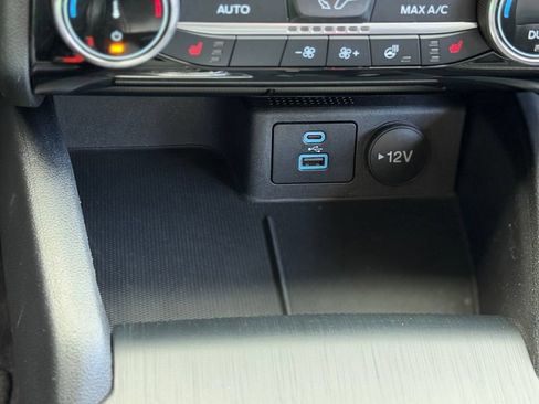 Used 2022 Ford Escape Titanium AWD/4WD image 14