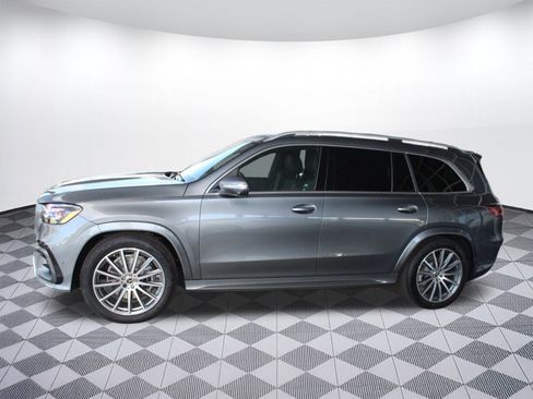 Used 2025 Mercedes-Benz GLS 450 4MATIC image 2
