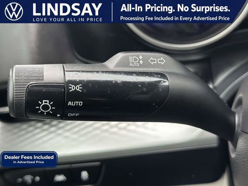 Used 2022 Kia Carnival LX FWD image 24