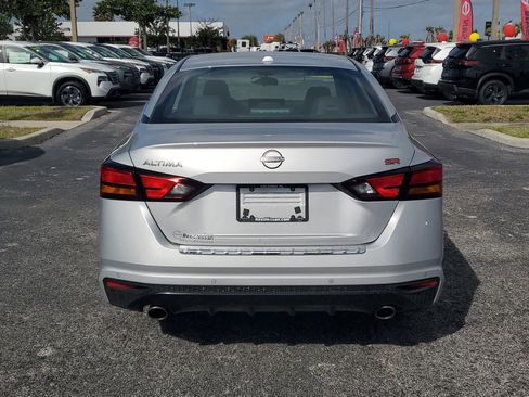 Certified 2023 Nissan Altima 2.5 SR w/ SR Premium Package image 5