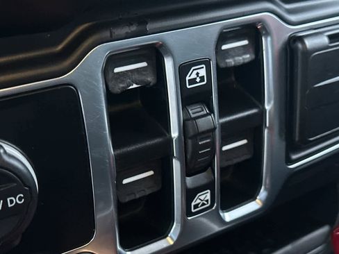 Used 2020 Jeep Wrangler Unlimited Sport image 14