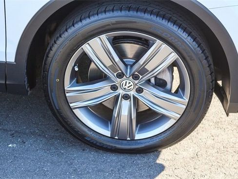 Used 2021 Volkswagen Tiguan SEL image 13