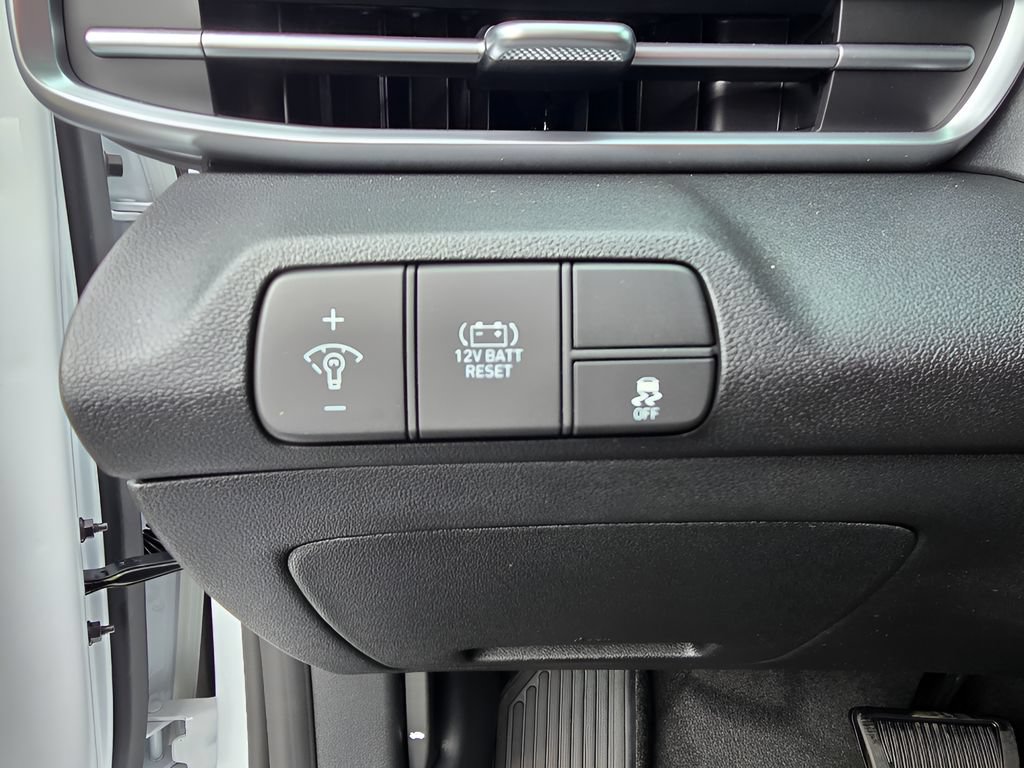 Used 2026 Hyundai Elantra Hybrid FWD image 19