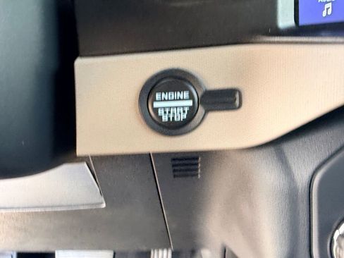 Used 2022 Ford Bronco Wildtrak image 7