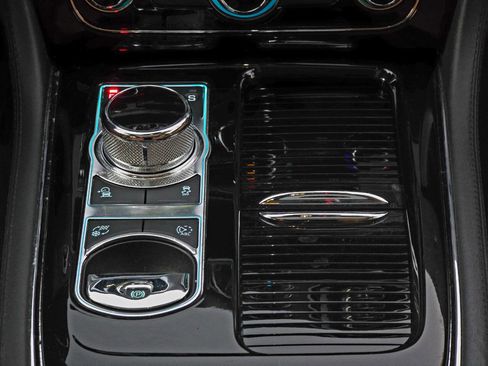 Used 2019 Jaguar XJ L Supercharged image 19