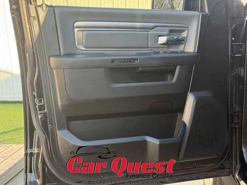 Used 2022 RAM 1500 Classic SLT image 11