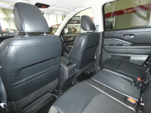 Used 2022 Nissan Pathfinder SL image 20