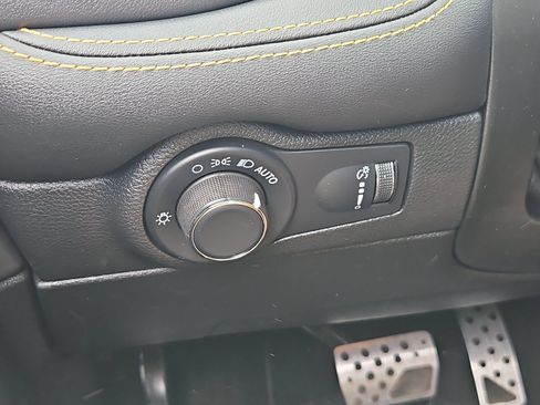 Used 2023 Dodge Durango R/T RWD image 15