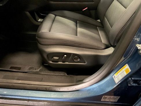 New 2026 Chevrolet Equinox LT w/ Convenience Package II image 17