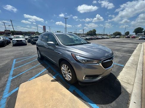 Used 2018 Buick Enclave Essence w/ Trailering Package AWD/4WD image 3