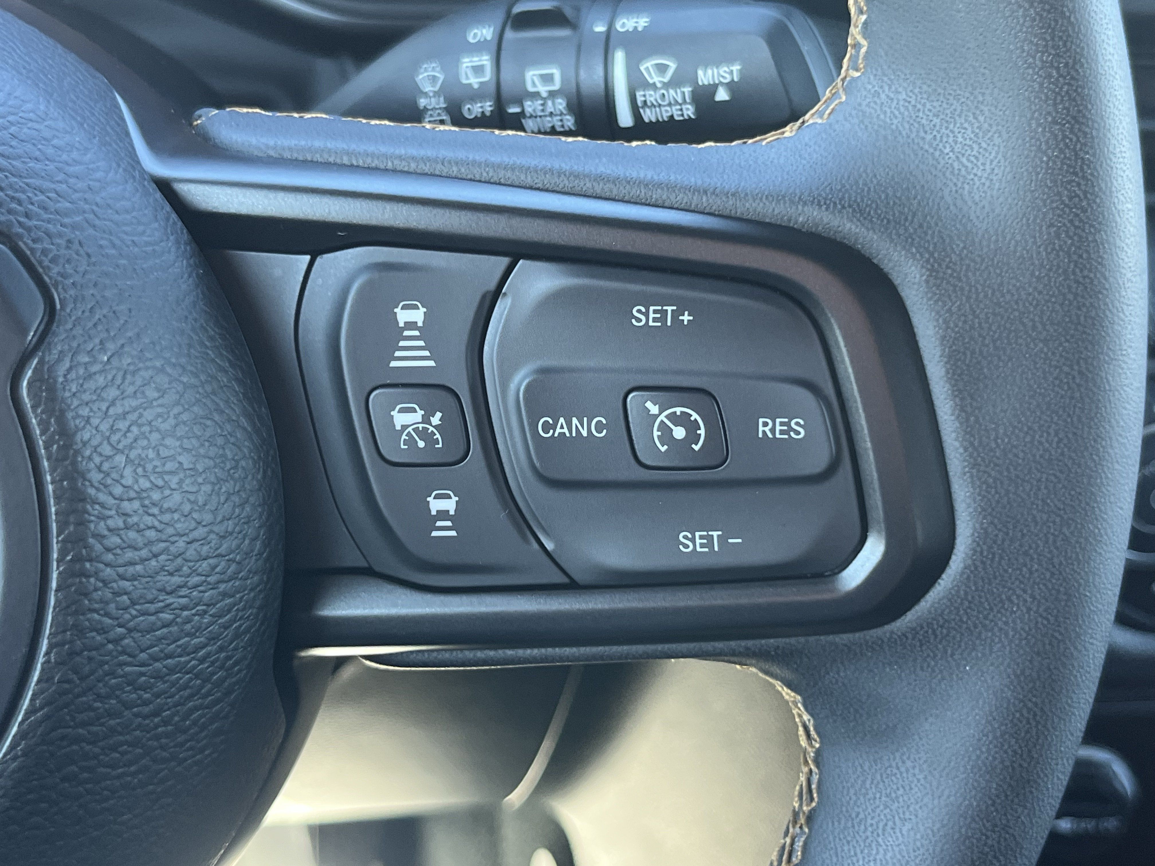 Used 2024 Jeep Wrangler Unlimited AWD/4WD image 22