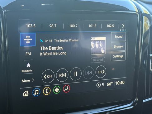 Used 2023 Chevrolet Traverse LT image 17