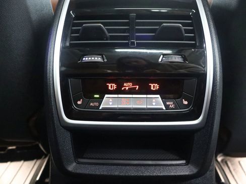Used 2019 BMW X7 xDrive40i w/ Premium Package AWD/4WD image 29