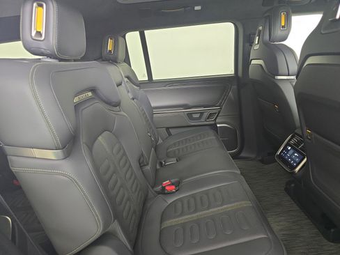 Used 2022 Rivian R1S Launch Edition image 23