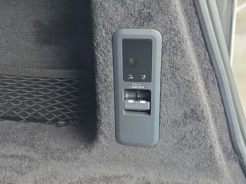 New 2026 Land Rover Range Rover Sport Dynamic SE image 14