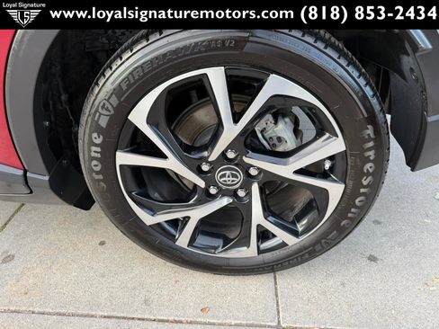 Used 2019 Toyota C-HR XLE image 11