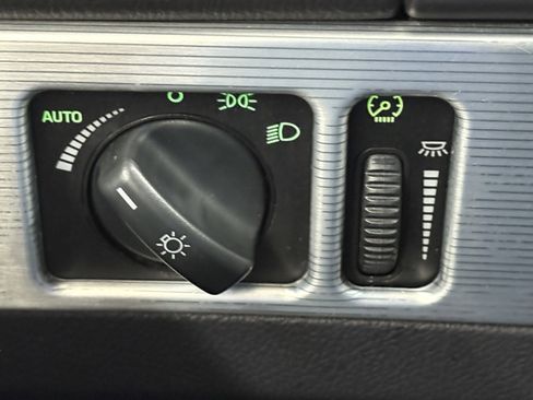 Used 2004 Ford Thunderbird Deluxe image 15