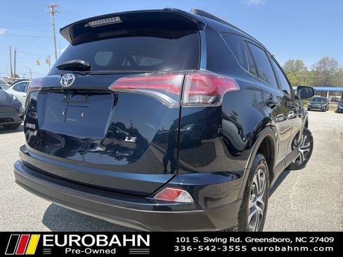 Used 2018 Toyota RAV4 LE image 5