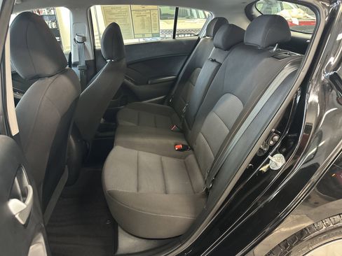 Used 2017 Kia Forte LX image 5