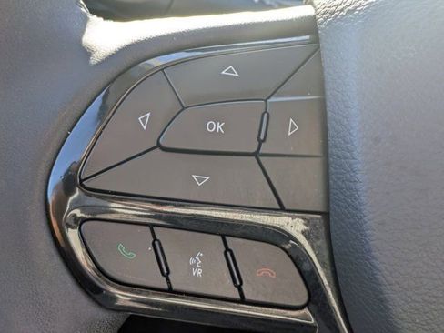 Used 2023 Jeep Cherokee Altitude Lux image 22