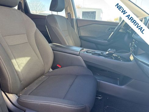 Used 2023 Nissan Rogue S image 9