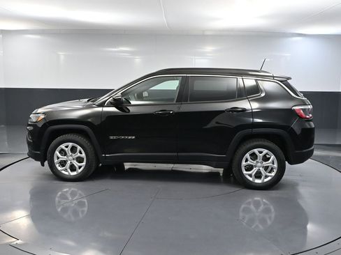 Used 2024 Jeep Compass Latitude w/ Convenience Group AWD/4WD image 11
