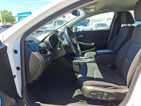 Certified 2018 Chevrolet Malibu LT FWD image 15