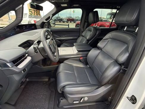 New 2025 Lincoln Navigator Reserve w/ Jet Appearance Package image 16