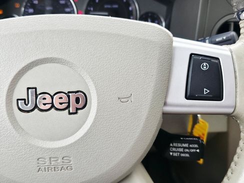 Used 2008 Jeep Commander Limited w/ Trailer Tow Group IV AWD/4WD image 36