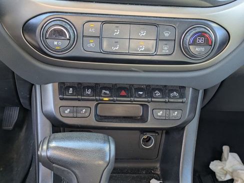 Used 2021 Chevrolet Colorado Z71 w/ Safety Package AWD/4WD image 20