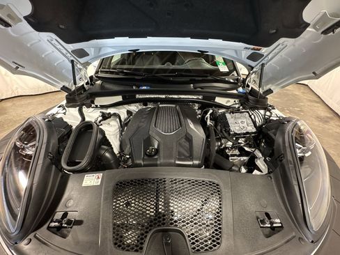 Used 2024 Porsche Macan image 33