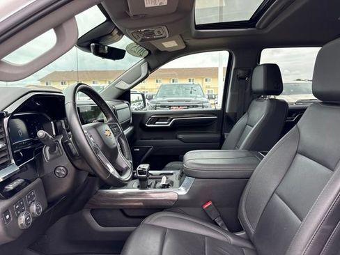 Used 2025 Chevrolet Silverado 1500 LTZ AWD/4WD image 12