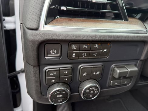 New 2026 Chevrolet Tahoe High Country AWD/4WD image 14