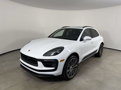 Certified 2026 Porsche Macan S AWD/4WD image 1