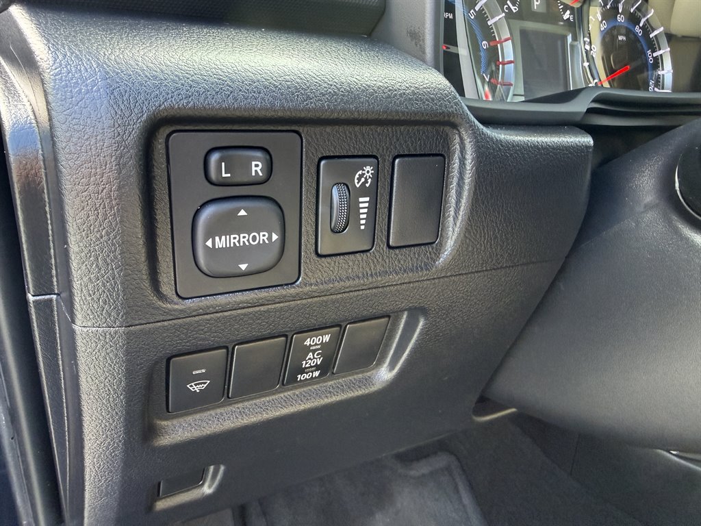 Used 2018 Toyota 4Runner SR5 Premium AWD/4WD image 11