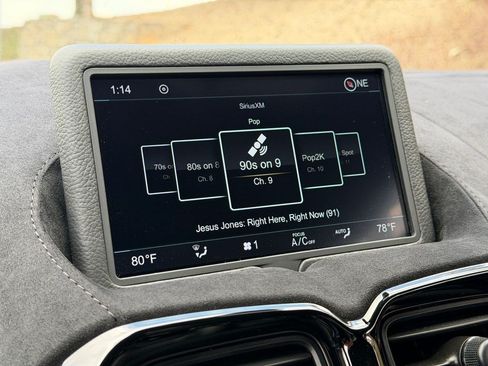Used 2020 Aston Martin V8 Vantage Coupe RWD image 30