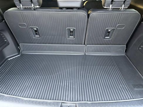 New 2026 Chevrolet Traverse High Country w/ LPO, Floor Liner Package image 25