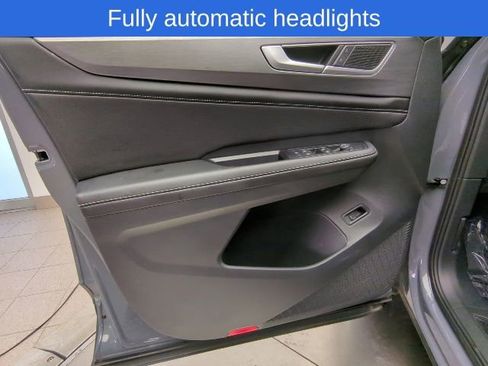 Used 2024 Volkswagen Atlas Cross Sport SE AWD/4WD image 12