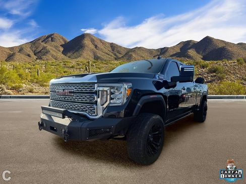 Used 2022 GMC Sierra 2500 Denali w/ Denali Black Diamond Edition AWD/4WD image 2
