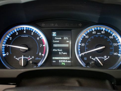Used 2019 Toyota Highlander Limited AWD/4WD image 25
