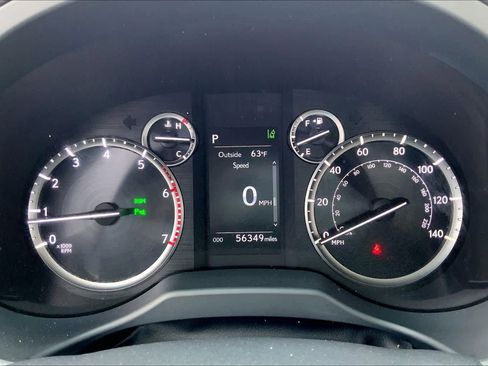Used 2022 Lexus GX 460 Premium w/ Accessory Package AWD/4WD image 25