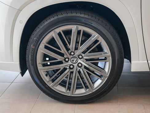 New 2026 Lexus TX 550h AWD Plug-In Hybrid image 10