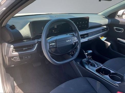 Used 2026 Kia K4 FWD image 16