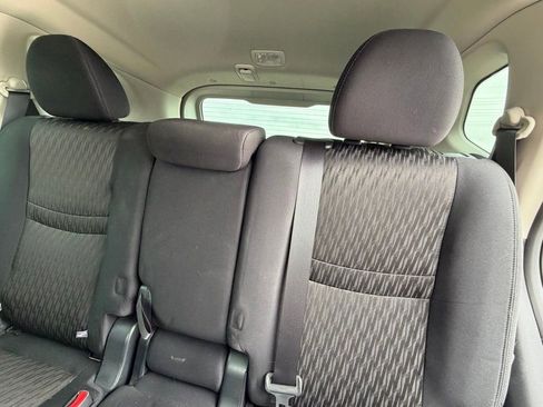 Used 2020 Nissan Rogue S FWD image 12