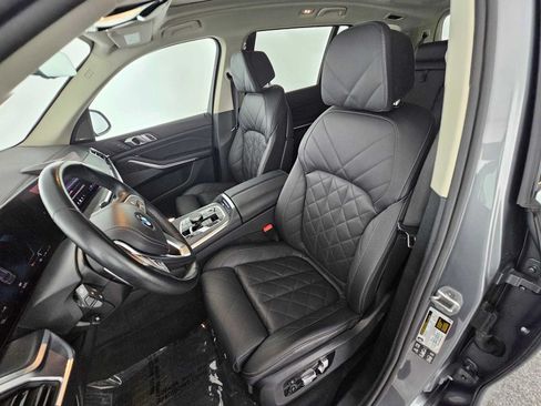 Used 2025 BMW X7 xDrive40i AWD/4WD image 23