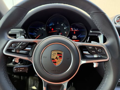 Certified 2021 Porsche Macan image 37