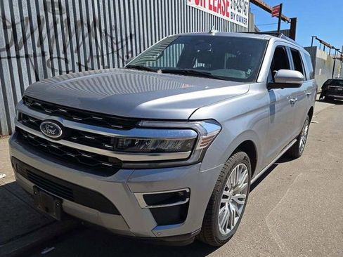 Used 2024 Ford Expedition Limited image 1