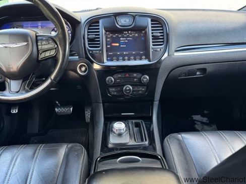 Used 2019 Chrysler 300 S image 10