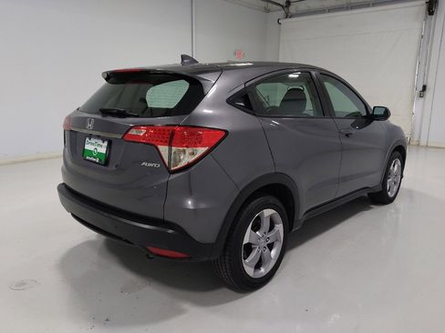 Used 2022 Honda HR-V LX image 9