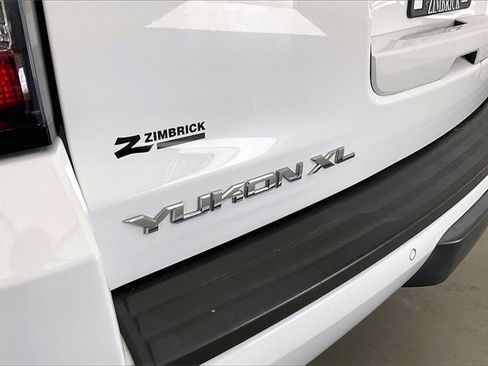 Used 2019 GMC Yukon XL SLT w/ Open Road Package image 9